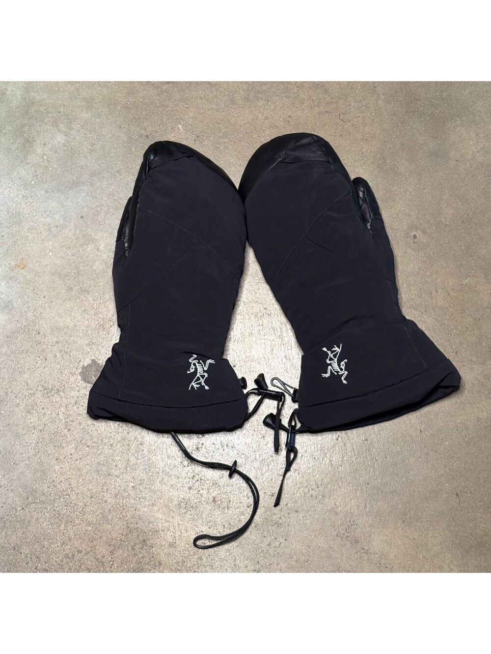 Arc'teryx Unisex Sz M Gore-Tex Leather Mittens Unisex Black
